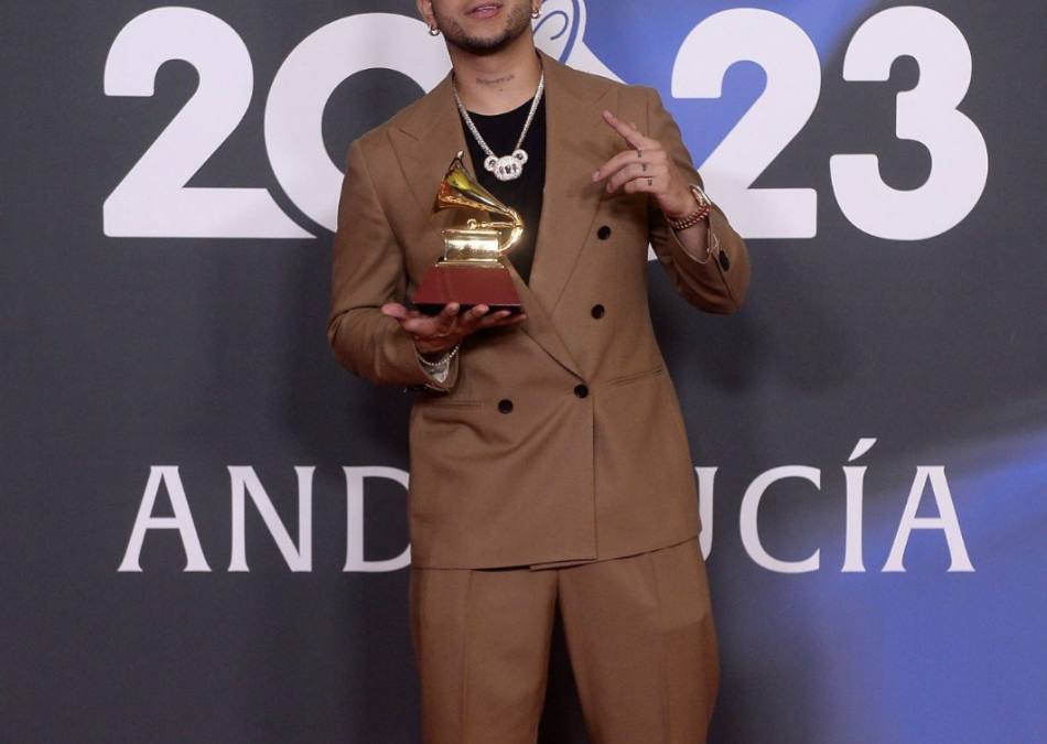 Ovy On The Drums el productor de éxitos mundiales es galardonado como ‘Mejor Álbum del Año’ en los Latin Grammy 2023