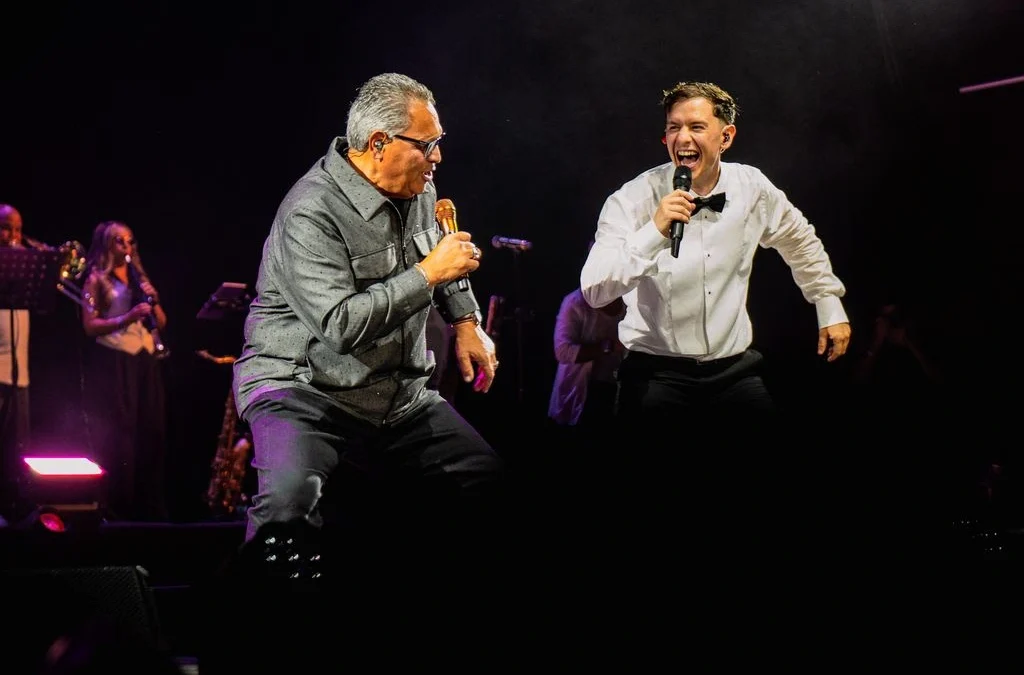 Guaynaa presenta “Salsero” en Puerto Rico y recibe el pase de batuta de Tito Nieves