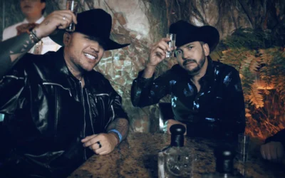 “Jessi Uribe y El Flaco estremecen al público con: ‘Si Ya Me Voy’ en version acústica y banda”